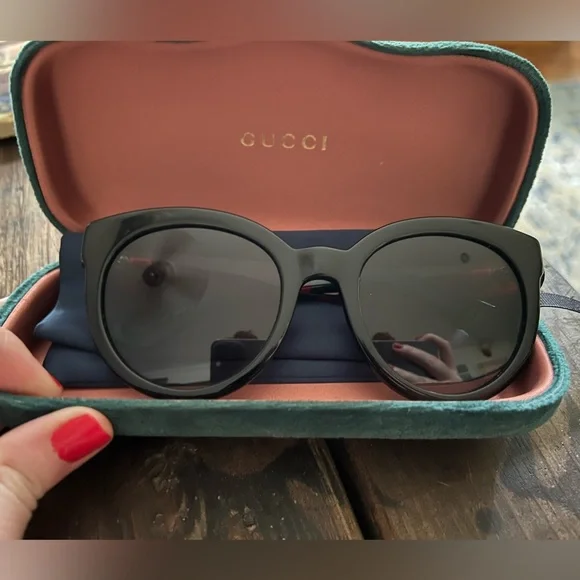 Gucci oversized gradient sunnies - Picture 15 of 16